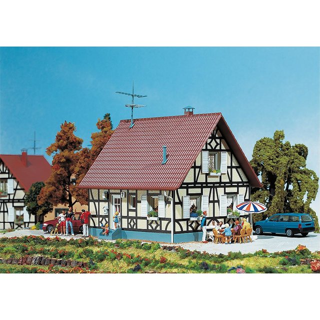 Faller 130221 H0 Einfamilienhaus mit Fachwerk