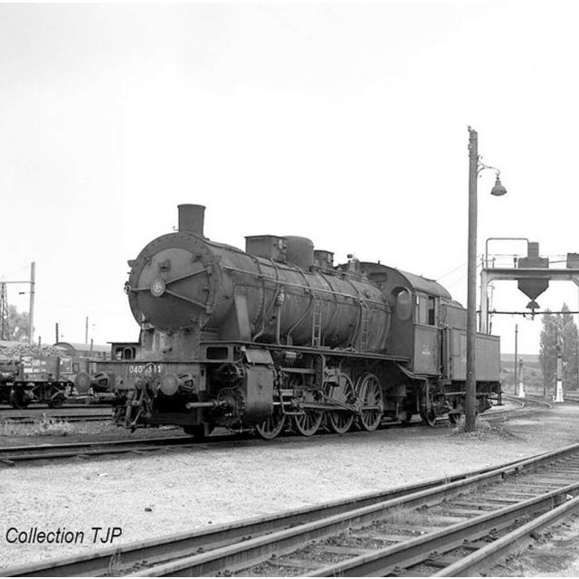 Jouef HJ2404 SNCF, Dampflokomotive Baureihge 040D, dreidomigerKessel, Schwarz
