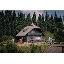 Faller 130010 Jubiläumsmodell Schwarzwaldhaus mit Figur
