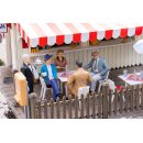 Pola 331531 Sitzende Restaurantgäste